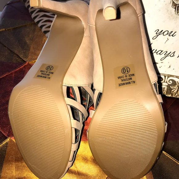 ❌SOLD❌Faux/Leather Cage - Picture 11 of 13